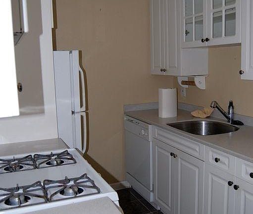 5th image of 841 Frederica St NE