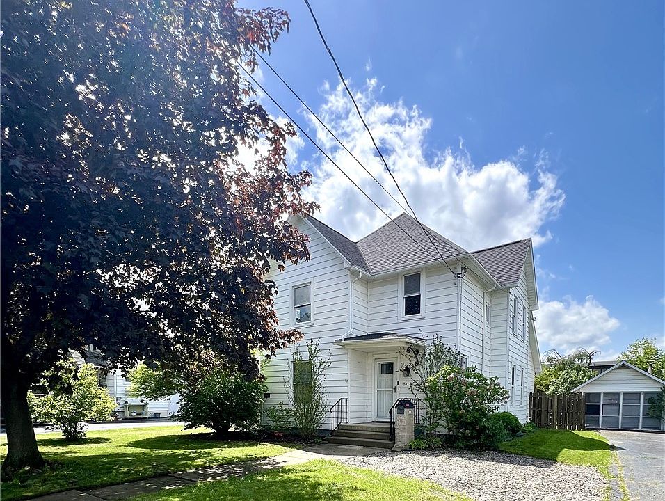 1st image of 808 Center St