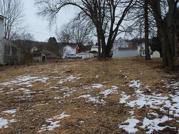 5th image of 425 Purdum St