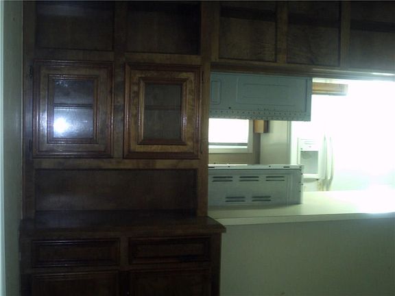4th image of 2021 Woodcrest Dr