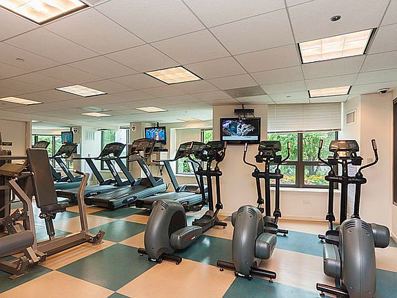 3rd image of 400 N La Salle Dr APT 3301