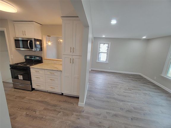 4th image of 9717 Echo Ln
