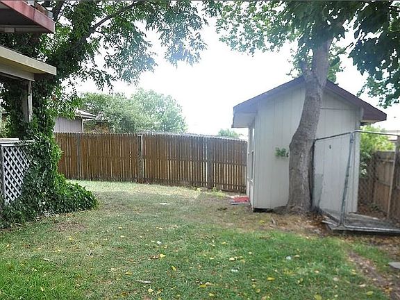 2nd image of 2436 Trenton Dr