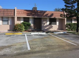 6 N Valencia Dr, Davie, FL 33324