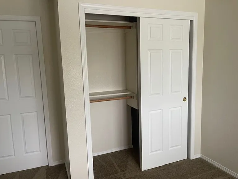 167-Triple Crown Apts — Photo 14