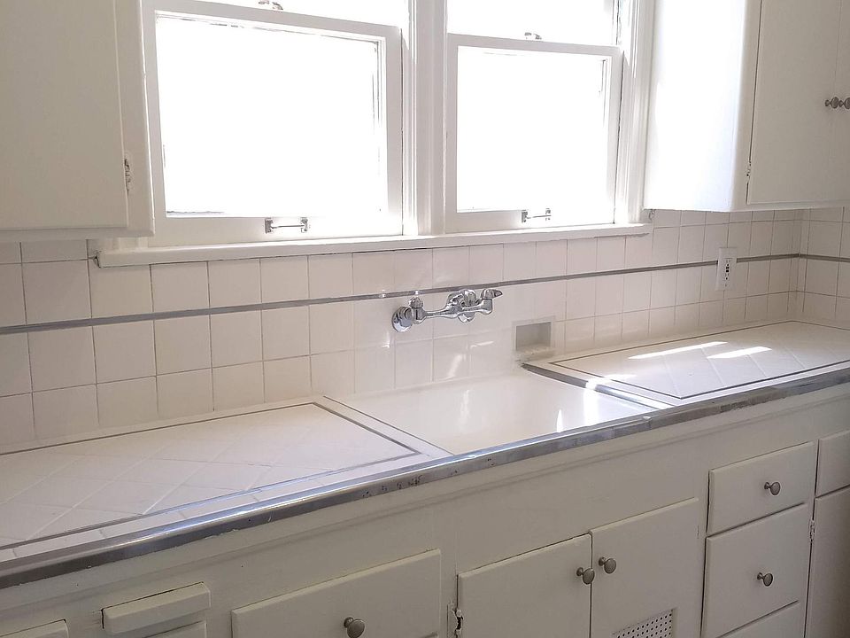 Kitchen Counter