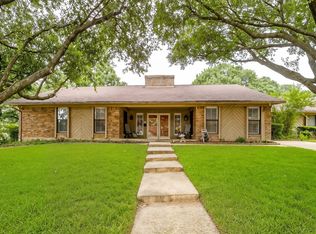 117 Cliffside Dr N, Burleson, TX 76028