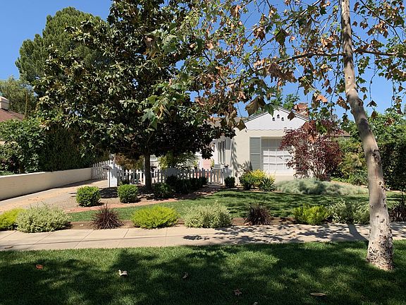 2nd image of 2606 Valencia St