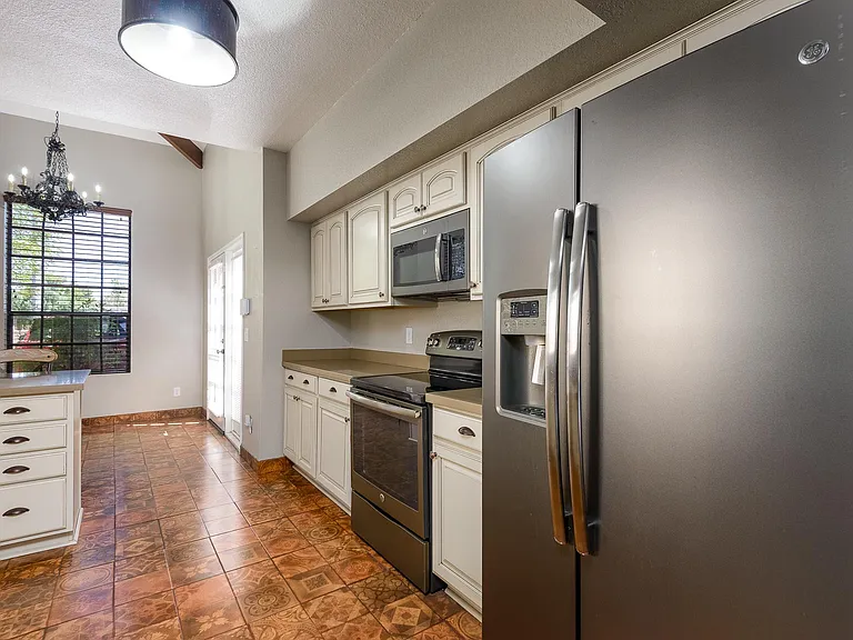 5505 E Desert Hills Dr — Photo 8