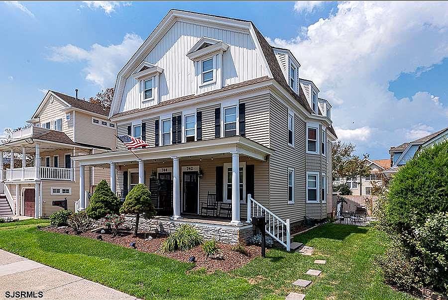 1st image of 742 Moore Ave #1
