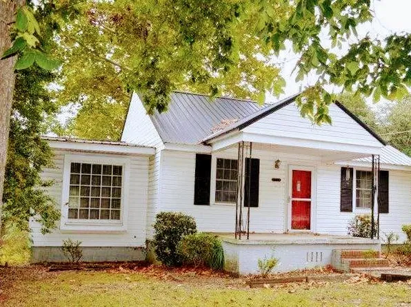 406 Elm St, Aberdeen, NC 28315