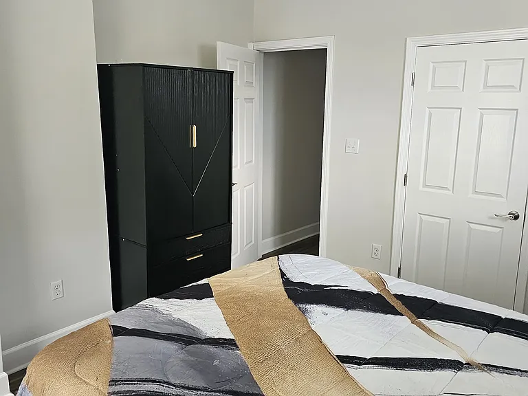 2035 Carrollton Ave — Photo 14