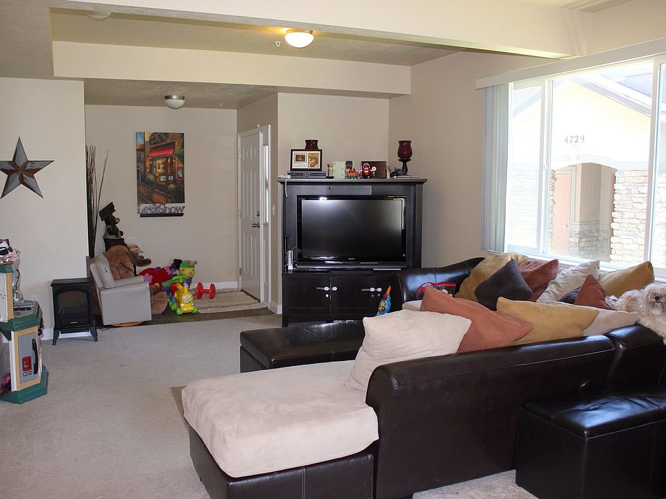 1st image of 4733 W Thorndale Way