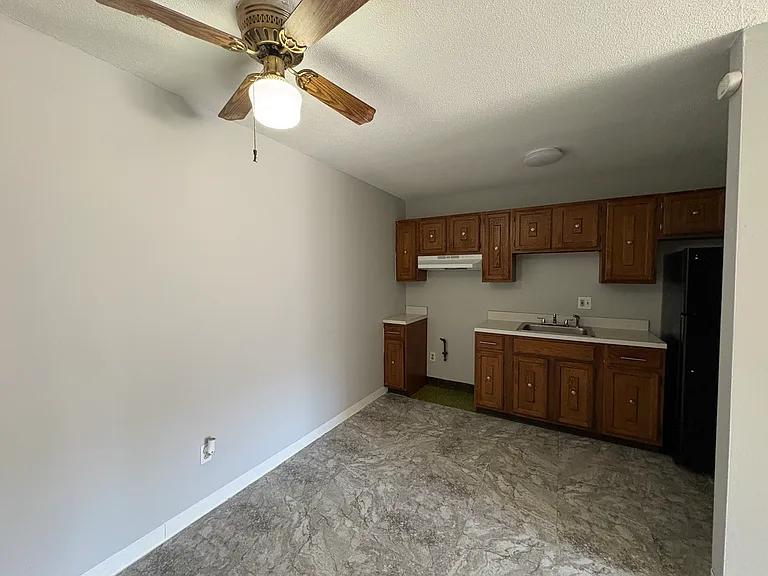 21 Dunlay St #1A — Photo 4
