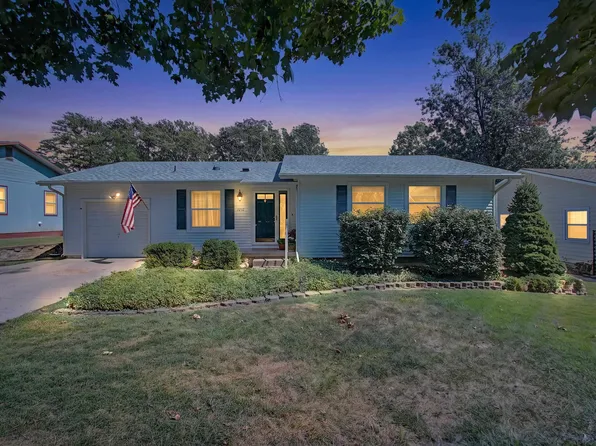 1212 Haas Cir, Manhattan, KS 66503