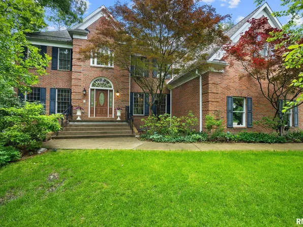 824 W Bridgetowne Ct, Dunlap, IL 61525