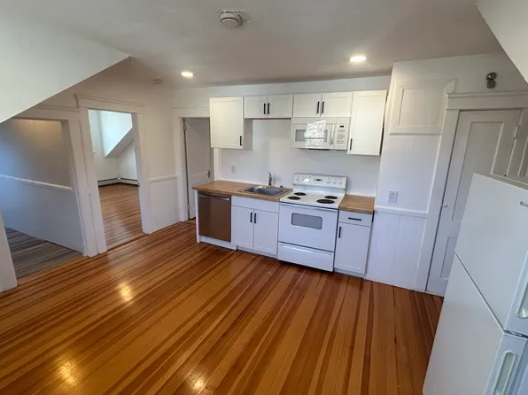 710 River Ave Floor 2, Providence, RI 02908