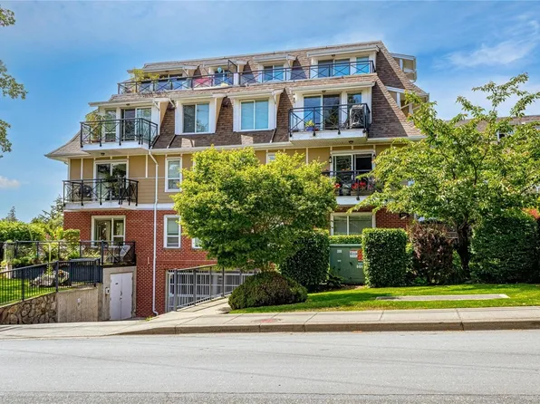 4536 Viewmont Ave #406, Saanich, BC V8Z 5L2