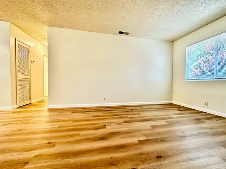 508 W Sacramento Ave — Photo 13