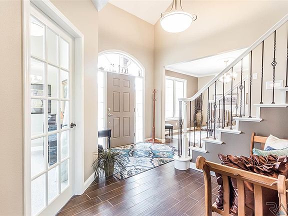 3rd image of 5415 S Seabrook Cir