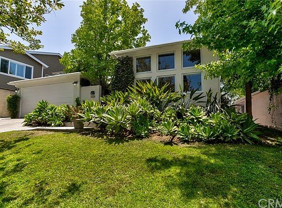 2nd image of 3225 Glendon Ave