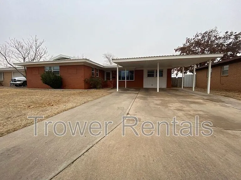2620 Cambridge St — Photo 2