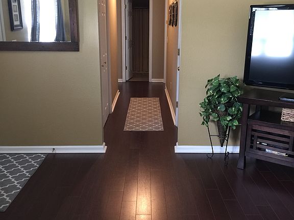 3rd image of 291 Barrister Cir