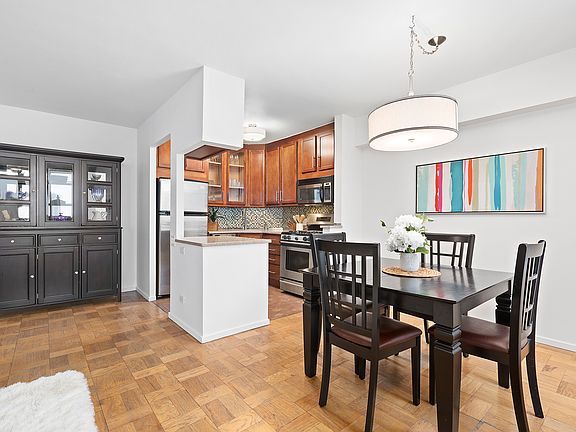 5th image of 311 E 38th St APT 28C