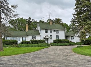 180 Old Sutton Rd, Barrington, IL 60010