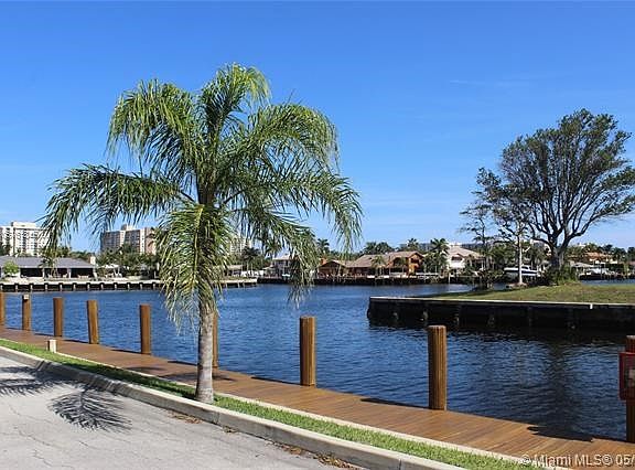 4th image of 6409 Bay Club Dr APT 2