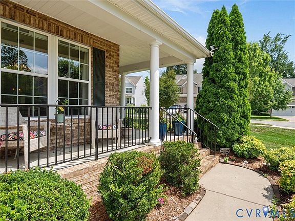 5th image of 9521 Lyndon Cir