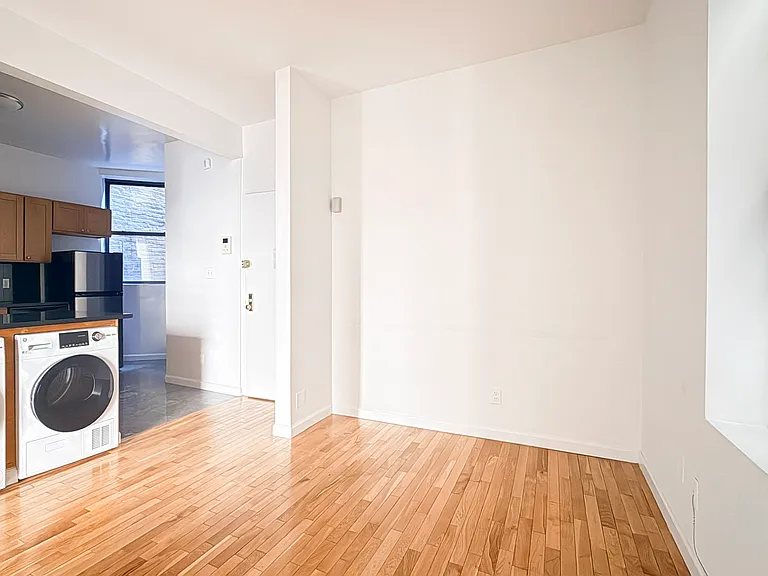 154 Columbus Ave #3R — Photo 3