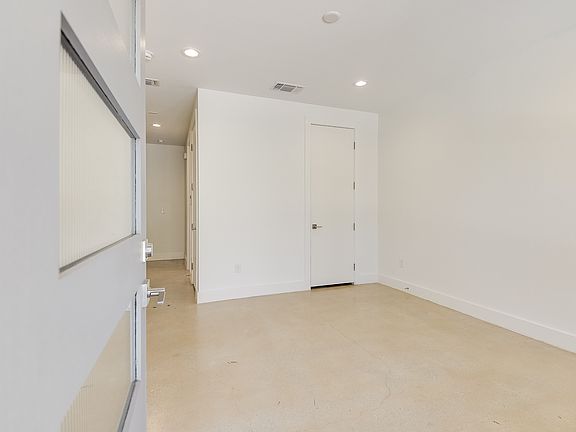 4th image of 135 Cedar St Unit 104