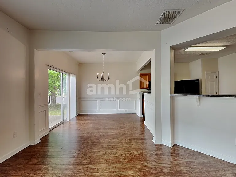 4305 Windale Dr — Photo 6