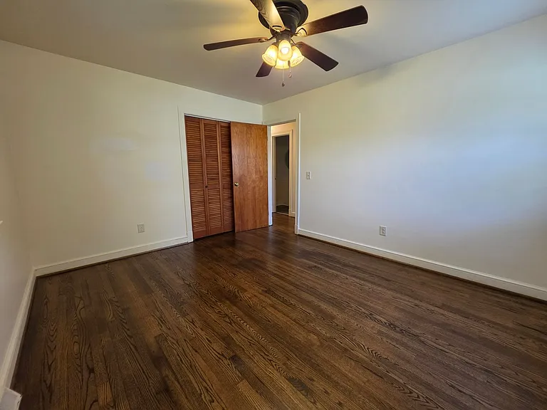 318 Jasper Ln — Photo 8