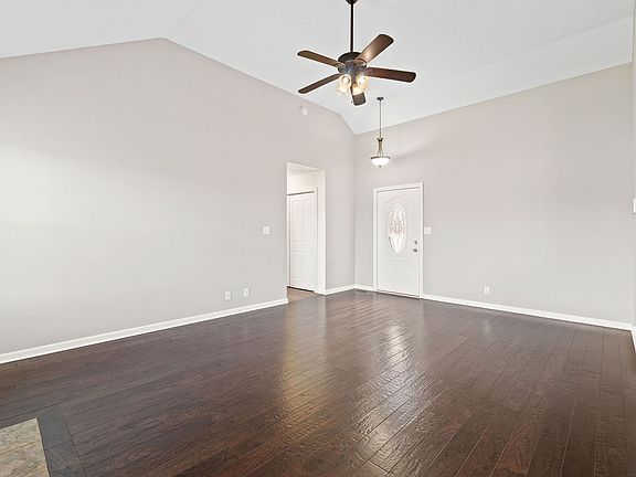 4th image of 1119 Freedom Dr