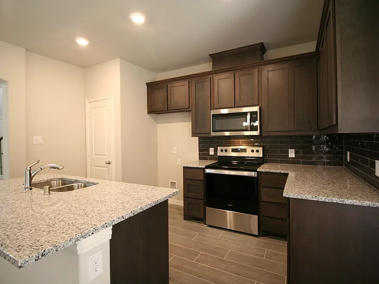 1512 Joy Dr — Photo 9