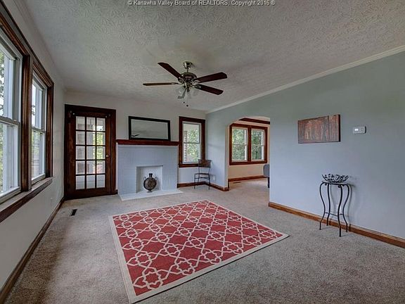 2nd image of 422 Elm St