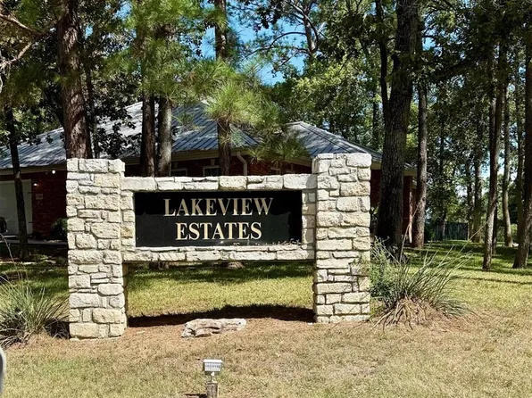 24405 Oakmont Ct, Huntsville, TX 77320