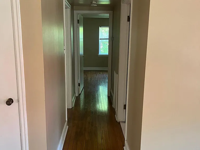 112 Meredith St — Photo 7