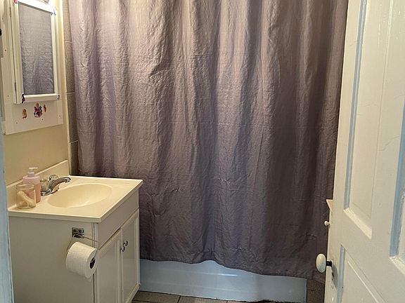 4th image of 2488 N Bartlett Ave #B