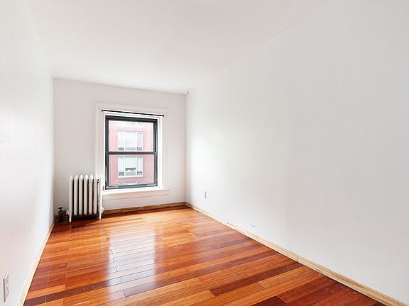 2nd image of 290 Saint James Pl #4