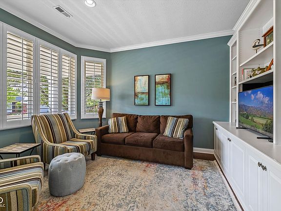 4th image of 4620 Statesmen Dr