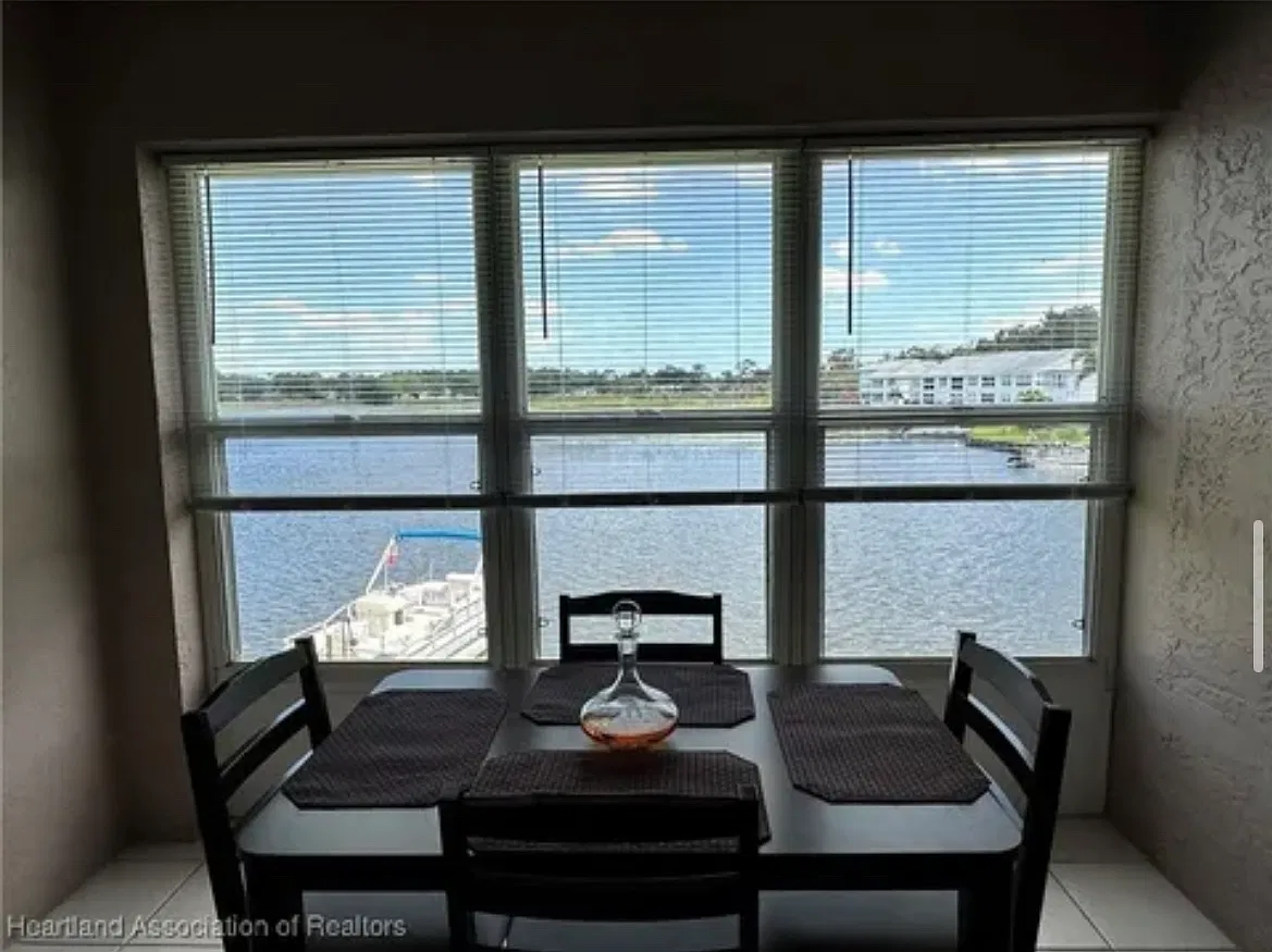 2 bed, 1400 sqft, $1,200 — Photo 4