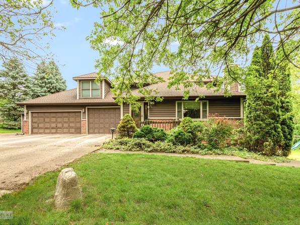2800 Arbor Ln, Oswego, IL 60543