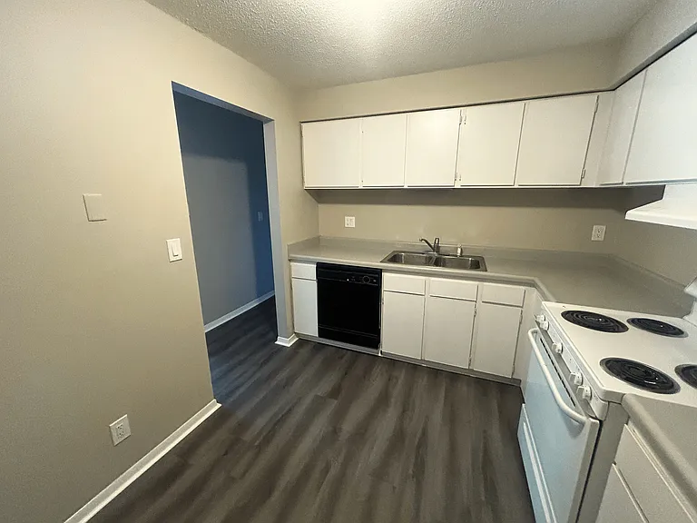 Willow Knolls Apartments — Photo 13