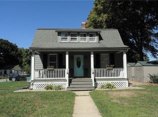 17 Pleasant St, Plainfield, CT 06374