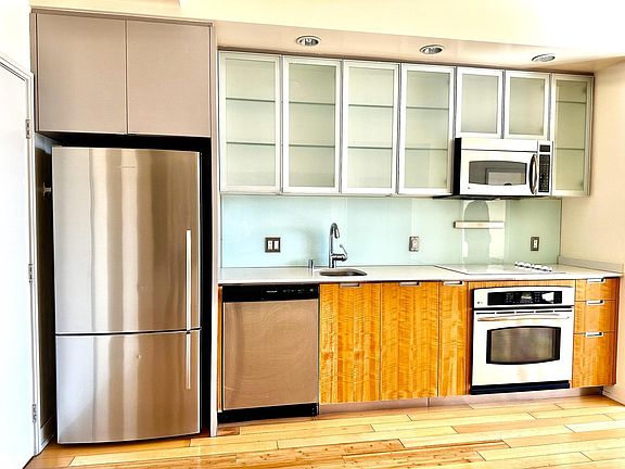 2nd image of 575 6th Ave Unit 907