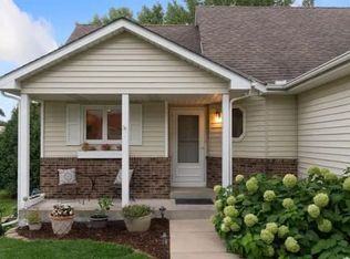 245 Berkshire Ln N #245, Minneapolis, MN 55441