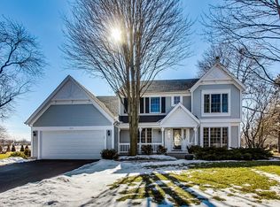 869 Broadway Ct, Lake Zurich, IL 60047